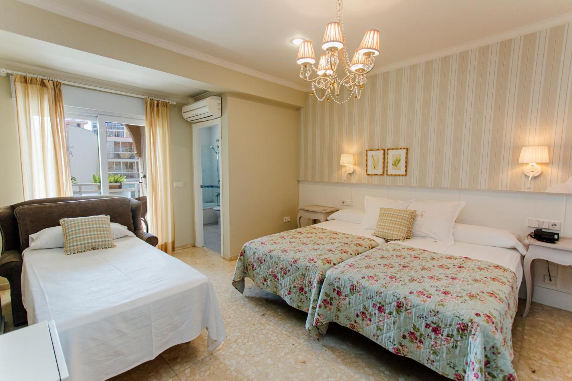 Hotel Los Angeles Denia Room photo