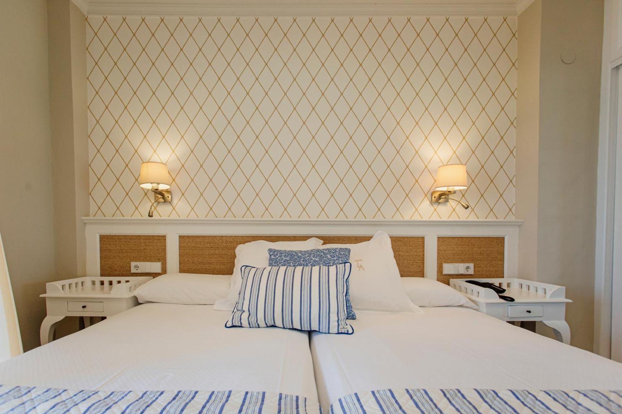 Hotel Los Angeles Denia Room photo