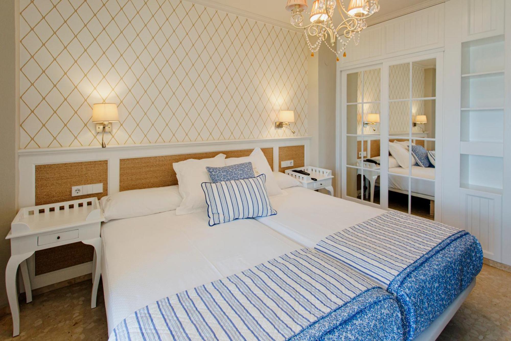 Hotel Los Angeles Denia Room photo