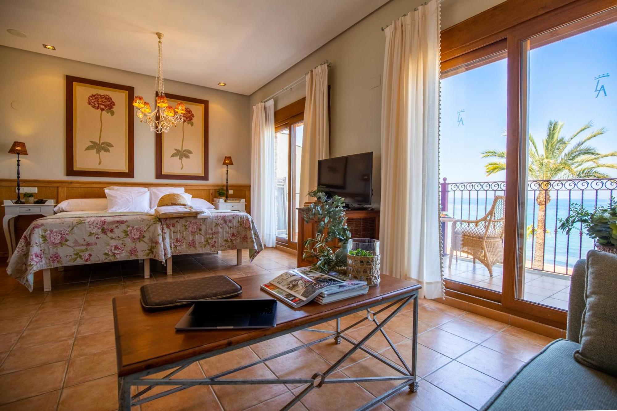 Hotel Los Angeles Denia Room photo